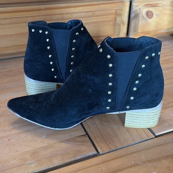 Black velvet studded slip on shoes boots booties block heel size 7 - Picture 8 of 16